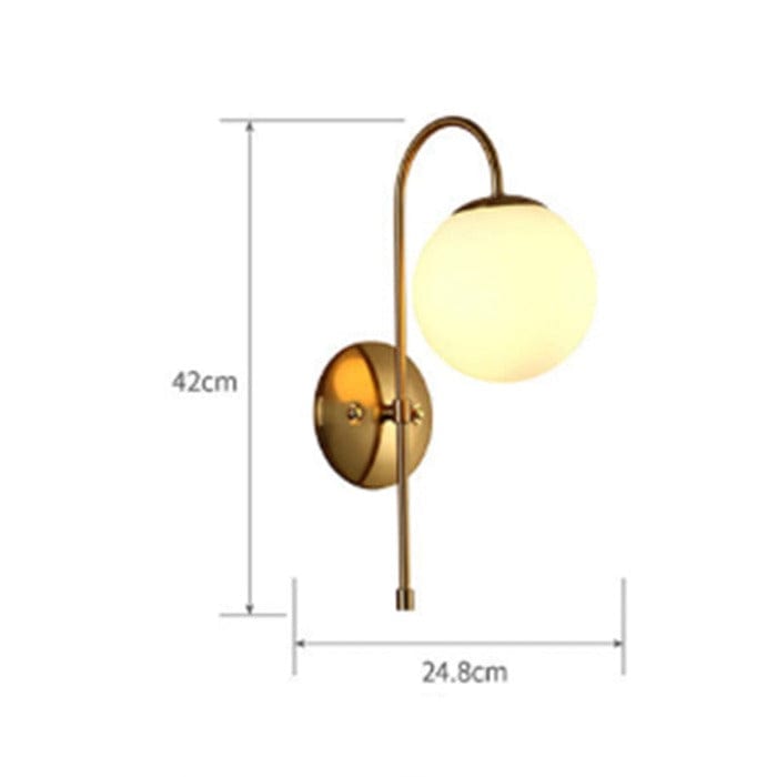 Applique murale dorée avec boule minimalistique | Marco Lucetti