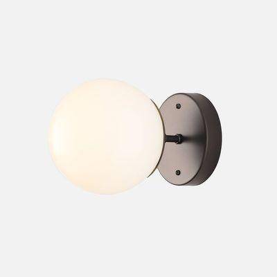 Applique murale dorée Bean, bras en verre à boule | Marco Lucetti E