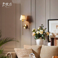 Applique murale dorée européenne en tissu. | Marco Lucetti