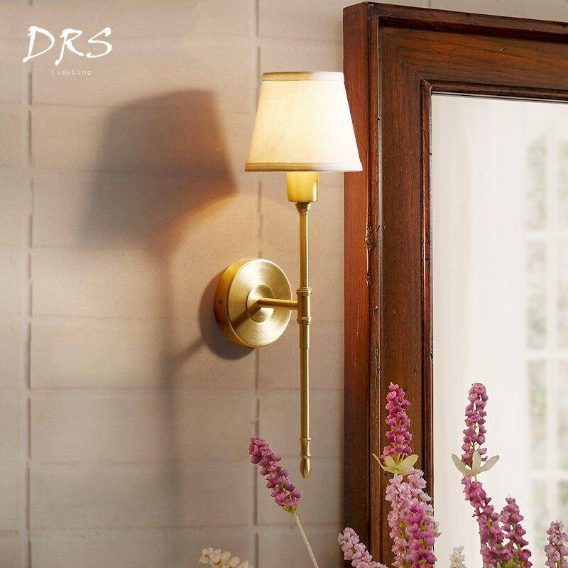 Applique murale dorée européenne en tissu. | Marco Lucetti