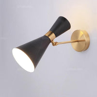 Applique murale élégante à LED dorée - Modèle triangulaire Smart | Marco Lucetti