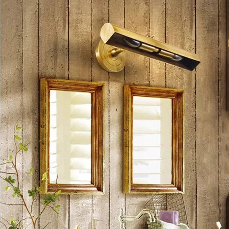 Applique murale en cuivre pour un salon élégant | Marco Lucetti