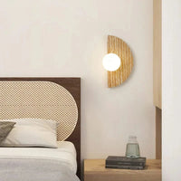 Applique murale en pierre naturelle avec demi-cercle en verre blanc - Collection Élégance naturelle | Marco Lucetti