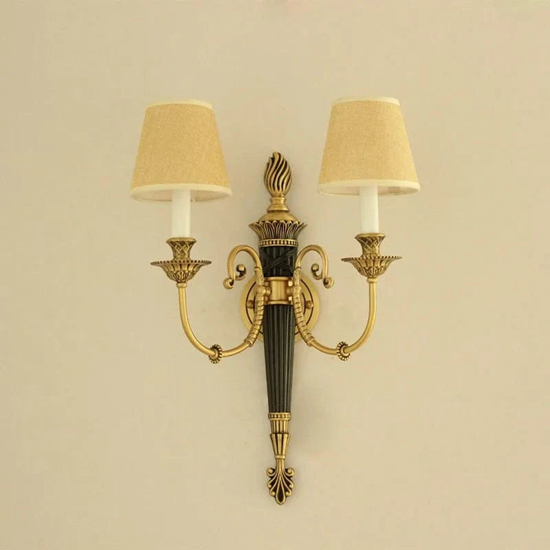 Applique murale européenne en cuivre pour villa invité TV allée | Marco Lucetti