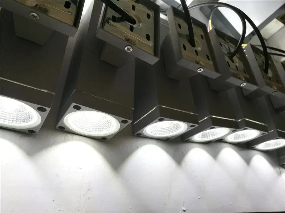 Applique murale extérieure en aluminium et verre trempé - Résistante aux intempéries | Marco Lucetti