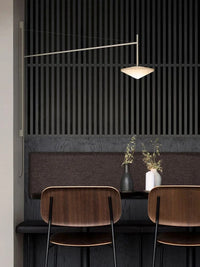 Applique murale industrielle minimaliste avec bras oscillant | Marco Lucetti