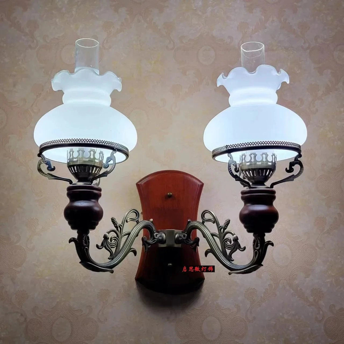 Applique murale LED à deux têtes - Élégance pour votre intérieur | Marco Lucetti Piétement en bois style C