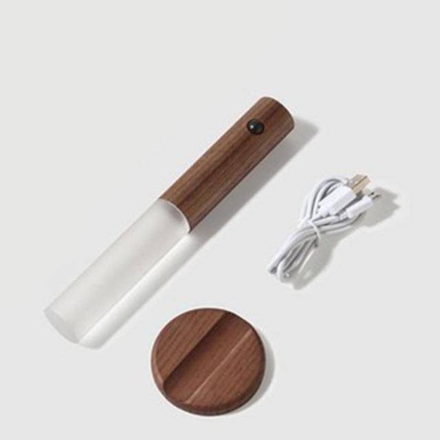 Applique murale LED bois : design moderne minimaliste | Marco Lucetti