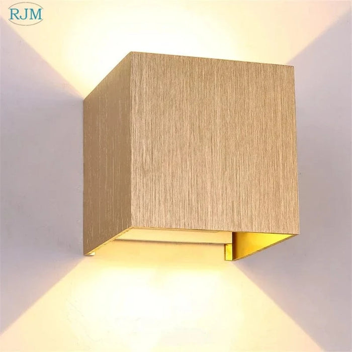 Applique Murale LED Carrée en Aluminium - Design Minimaliste et Créatif | Marco Lucetti