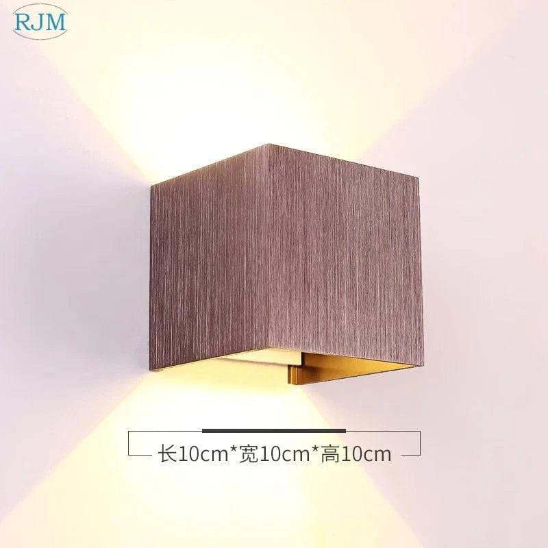 Applique Murale LED Carrée en Aluminium - Design Minimaliste et Créatif | Marco Lucetti Brun