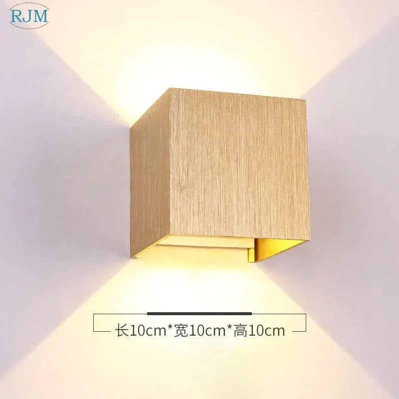 Applique Murale LED Carrée en Aluminium - Design Minimaliste et Créatif | Marco Lucetti Or