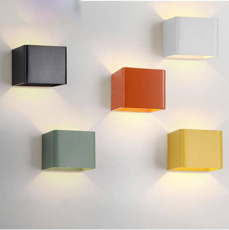 Applique murale LED Cube en métal coloré | Marco Lucetti