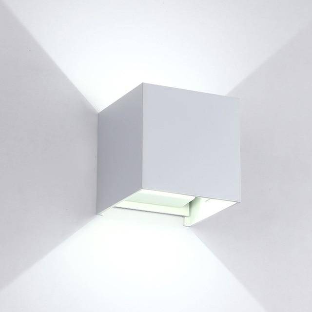 Applique murale LED Cube par Tanbaby. | Marco Lucetti Blanc - Carré / Froide