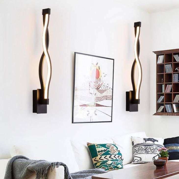 Applique murale LED design en métal courbé | Marco Lucetti