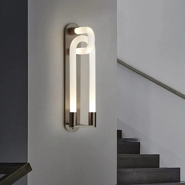 Applique murale LED design en métal et acrylique pour un intérieur moderne | Marco Lucetti