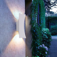Applique murale LED design pour extérieur, idéale pour illuminer escalier, jardin, porche et terrasse | Marco Lucetti