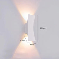 Applique murale LED design pour extérieur, idéale pour illuminer escalier, jardin, porche et terrasse | Marco Lucetti Blanc / Lumière chaude