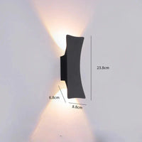 Applique murale LED design pour extérieur, idéale pour illuminer escalier, jardin, porche et terrasse | Marco Lucetti Noir / Lumière chaude