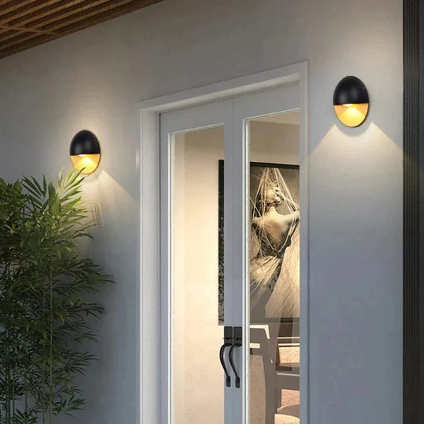 Applique murale LED dorée : design minimaliste pour l'extérieur | Marco Lucetti