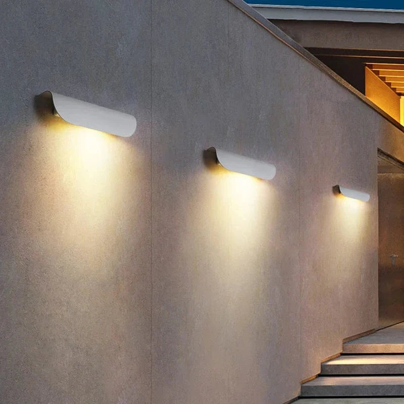 Applique murale LED élégante et épurée | Marco Lucetti