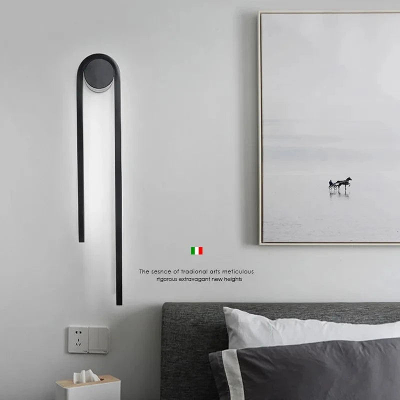 Applique murale LED en forme de U pour une décoration nordique moderne. | Marco Lucetti