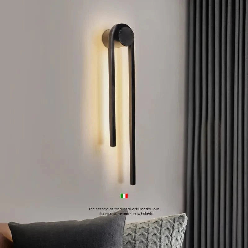 Applique murale LED en forme de U pour une décoration nordique moderne. | Marco Lucetti