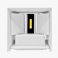 Applique murale LED étanche en aluminium avec intensité variable pour jardin et porche | Marco Lucetti