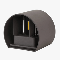 Applique murale LED étanche en aluminium avec intensité variable pour jardin et porche | Marco Lucetti