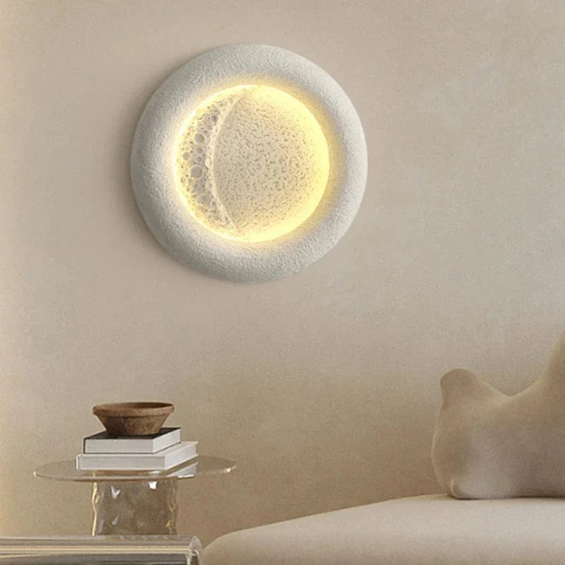 Applique murale LED Lune Ronde avec Intensités Variables - Art Déco en Résine | Marco Lucetti