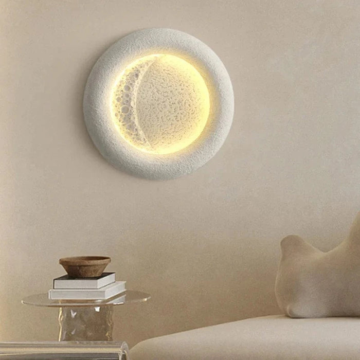 Applique murale LED Lune Ronde avec Intensités Variables - Art Déco en Résine | Marco Lucetti