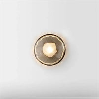 Applique murale LED ronde en verre coloré au design post-moderne - LuminOva | Marco Lucetti