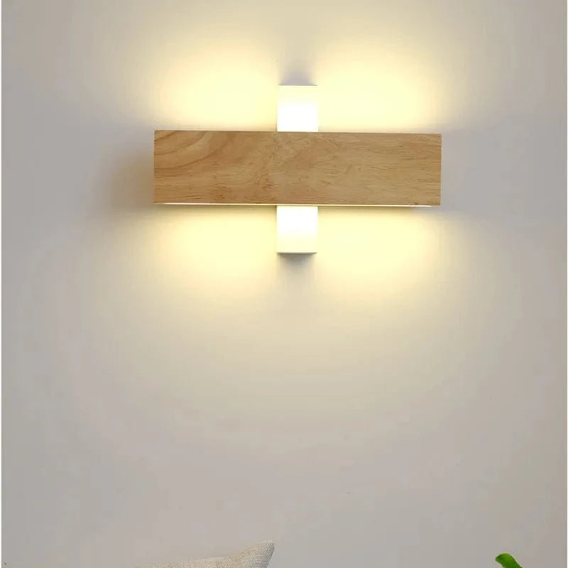 Applique murale LED rotative en bois design | Marco Lucetti