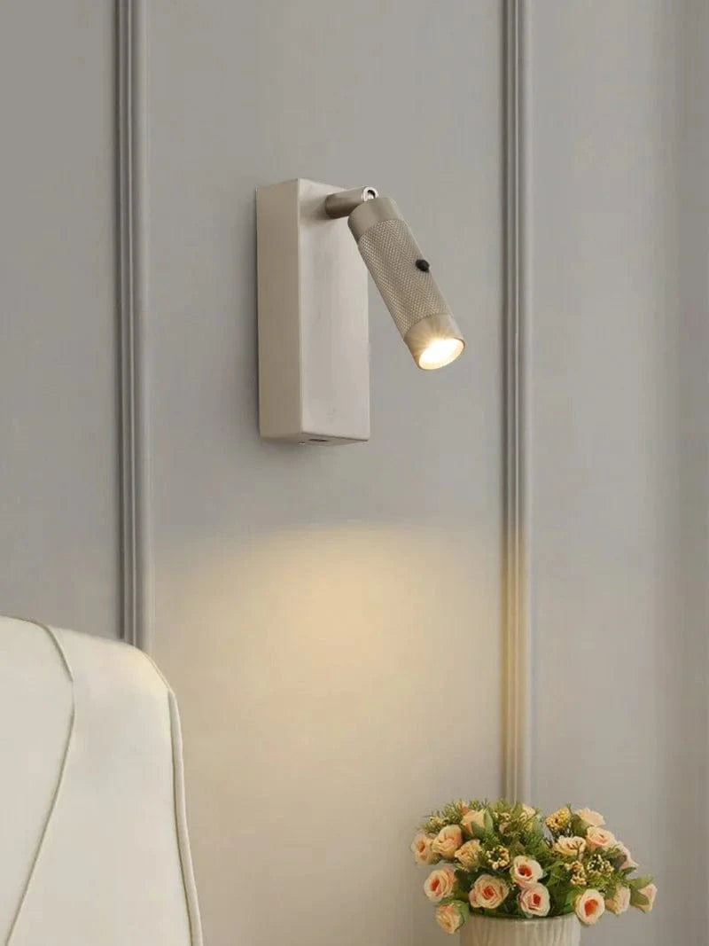 Applique murale LED Smart avec port USB et interrupteur ajustable | Marco Lucetti