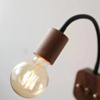 Applique murale minimaliste en bois pour étude et lecture - Élégance naturelle | Marco Lucetti