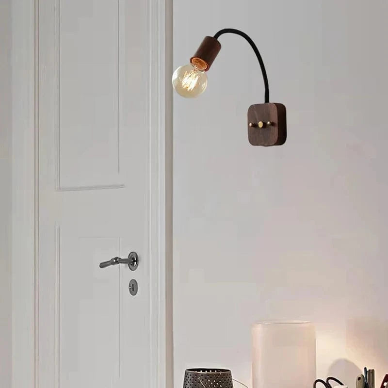 Applique murale minimaliste en bois pour étude et lecture - Élégance naturelle | Marco Lucetti