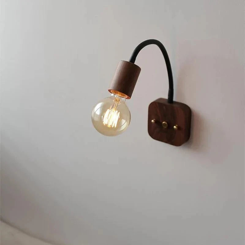 Applique murale minimaliste en bois pour étude et lecture - Élégance naturelle | Marco Lucetti