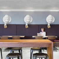 Applique murale nordique en résine de luxe Gorille avec éclairage LED modernisé | Marco Lucetti