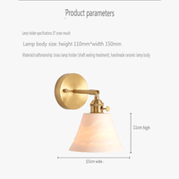 Applique murale nordique Fumi - Abat-jour en céramique plissé blanc | Marco Lucetti