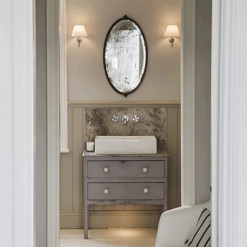 Applique murale nordique minimaliste en tissu et fer pour les hôtels de charme | Marco Lucetti