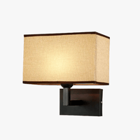 Applique murale nordique moderne en tissu pour hôtel chinois créatif - Éclairage idéal pour chambres et escaliers. | Marco Lucetti