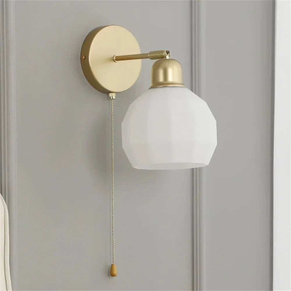 Applique murale nordique moderne en verre avec interrupteur à tirer - Élégance scandinave | Marco Lucetti