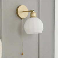 Applique murale nordique moderne en verre avec interrupteur à tirer - Élégance scandinave | Marco Lucetti