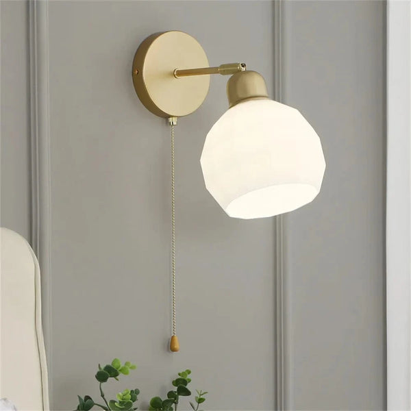 Applique murale nordique moderne en verre avec interrupteur à tirer - Élégance scandinave | Marco Lucetti