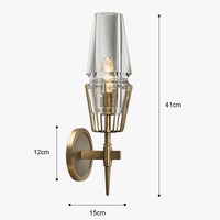 Applique murale nordique postmoderne en verre pour une décoration intérieure de luxe | Marco Lucetti
