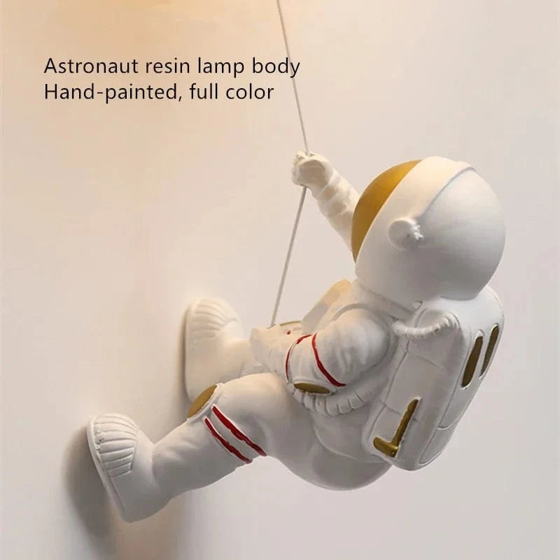 Applique murale pour chambre d'enfants : Lune astronaute en cuivre - Style moderne et créatif | Marco Lucetti