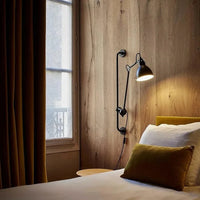 Applique murale vintage américaine avec prise et abat-jour pivotant | Marco Lucetti