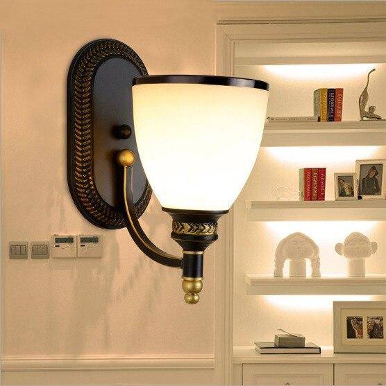 Applique rustique européenne en métal et verre | Marco Lucetti 1 / Chaude