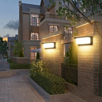 Applique solaire moderne pour jardin et terrasse - IP54 waterproof, éclairage mural à induction | Marco Lucetti