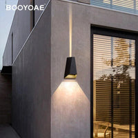 Appliques Murales Extérieures : Escalier, Balcon, Maison, Jardin, Porche, Allée, Portes d'Entrée, Garage & Terrasse - Applique Murale Étanche | Marco Lucetti