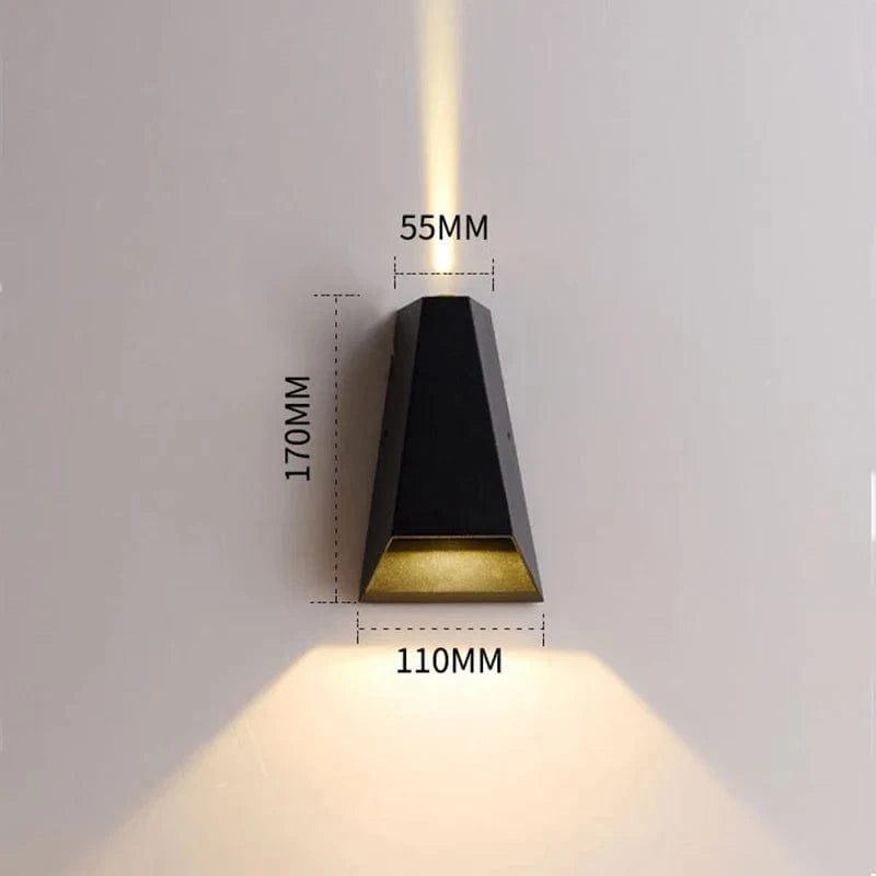 Appliques Murales Extérieures : Escalier, Balcon, Maison, Jardin, Porche, Allée, Portes d'Entrée, Garage & Terrasse - Applique Murale Étanche | Marco Lucetti Noir / Lumière chaude